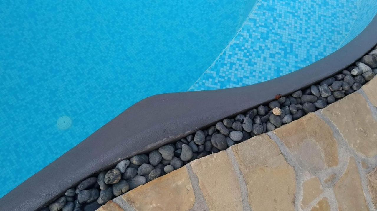 Turisalba Hotel Ishem Eksteriør billede