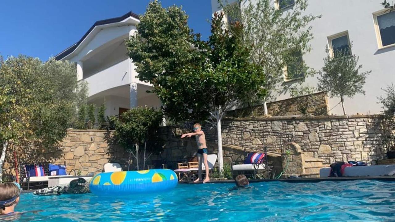 Turisalba Hotel Ishem Eksteriør billede